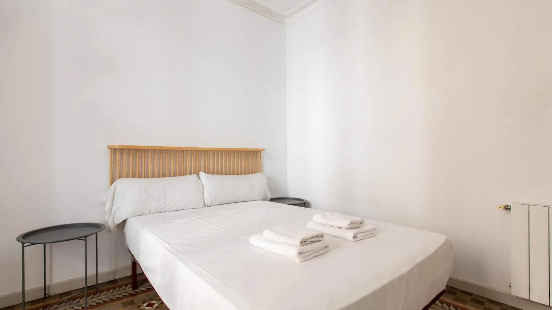 B41 - Apartamento Para Grandes Grupos En Bcn Centro Barcelona 0*,  Hiszpania