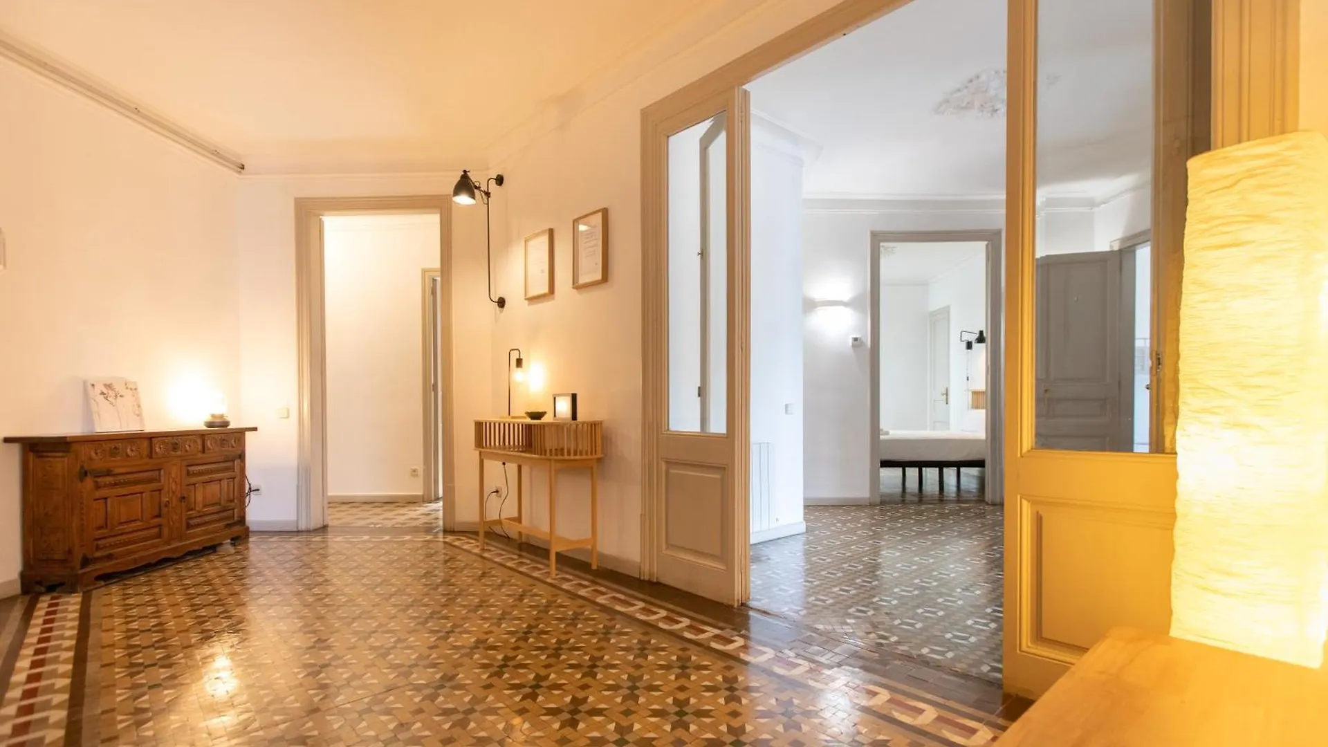 B41 - Apartamento Para Grandes Grupos En Bcn Centro Barcelona Apartament