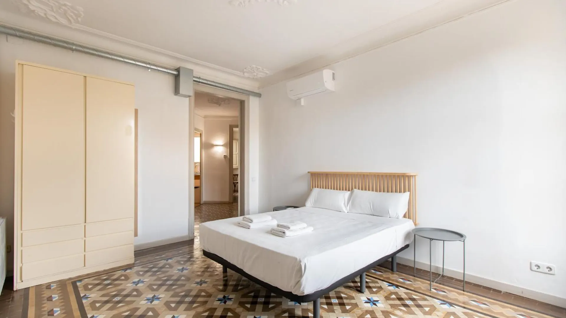 B41 - Apartamento Para Grandes Grupos En Bcn Centro Barcelona