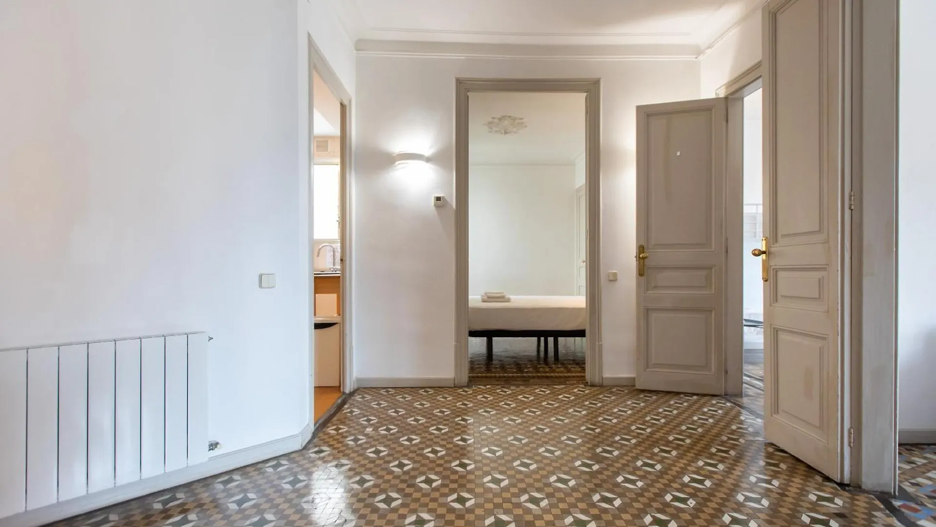 B41 - Apartamento Para Grandes Grupos En Bcn Centro Barcelona Hiszpania